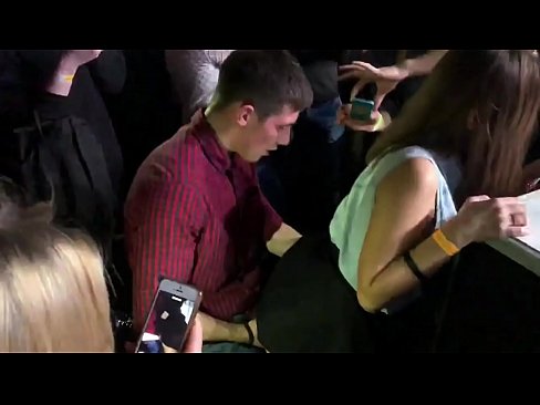 ❤️ Kugonana kwenikweni mu kalabu yausiku yaku Russia. Mtsikana wazaka 18 waku Russia ku anus ndi nyini adathamangitsidwa mu kalabu yausiku Zolaula zapamwamba pa ife ❤